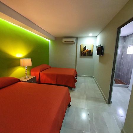 Hotel Hc Express Monterrey Kültér fotó