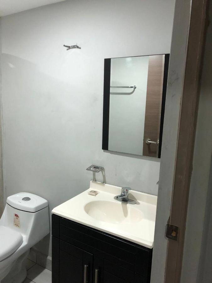 Hotel Hc Express Monterrey Kültér fotó