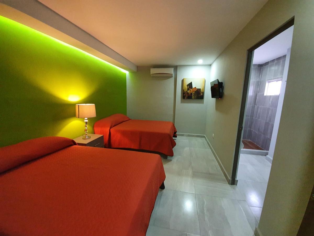 Hotel Hc Express Monterrey Kültér fotó
