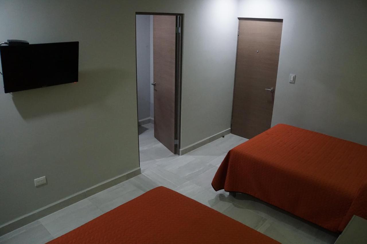 Hotel Hc Express Monterrey Kültér fotó